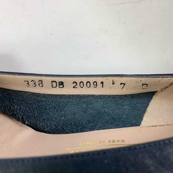 Sold! Salvatore Ferragamo Vara Pump Blue Shoes - Picture 9 of 10